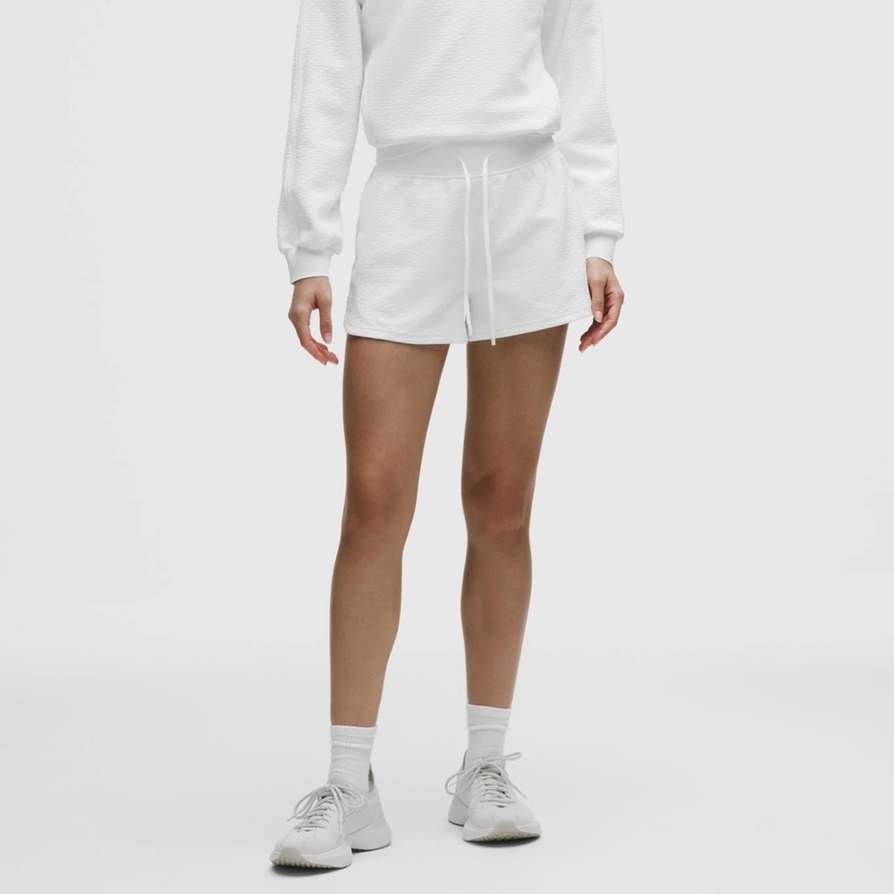 Lululemon Textured Classic-Fit High-Rise Short 3"